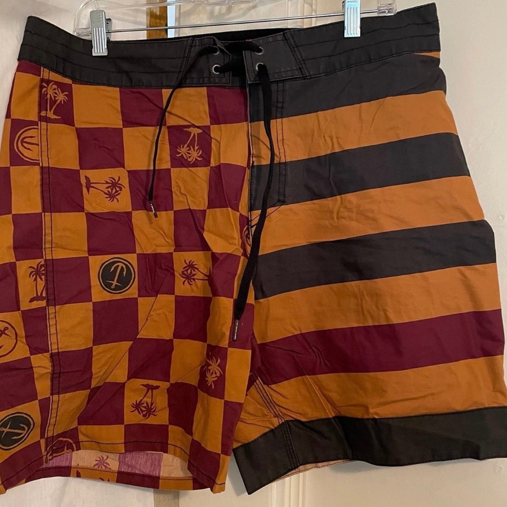 Vans Off The Wall + Captain Fin Co Board Shorts size 36 Beach Casual Maximalist